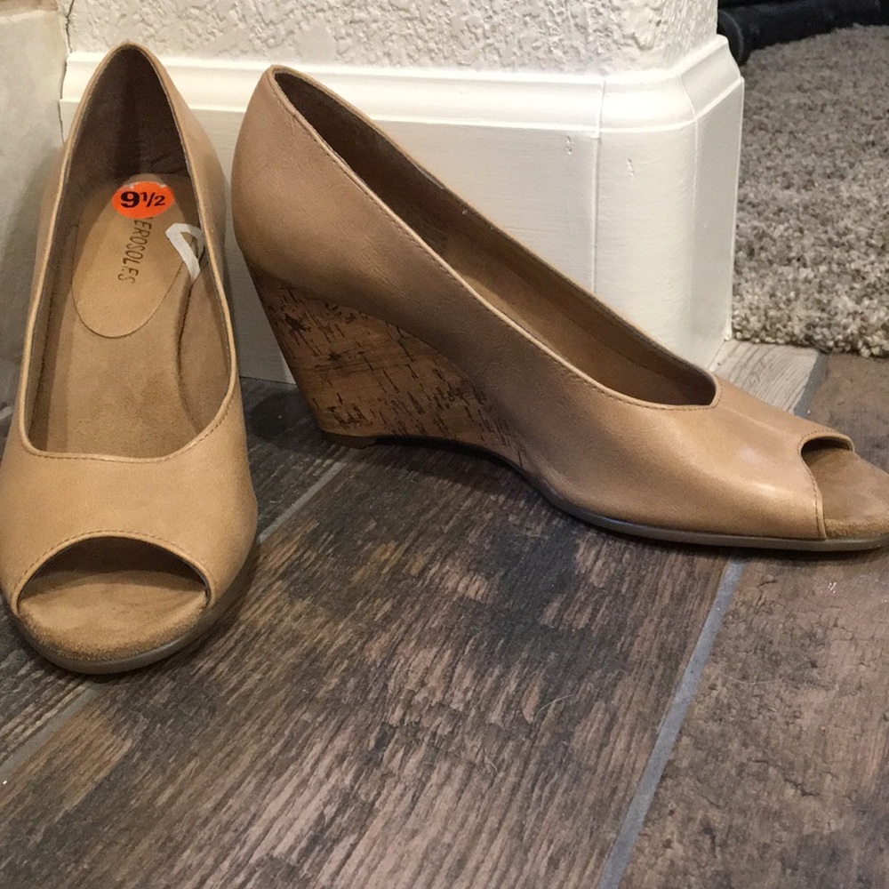 Aerosoles Beige Wedge Heels